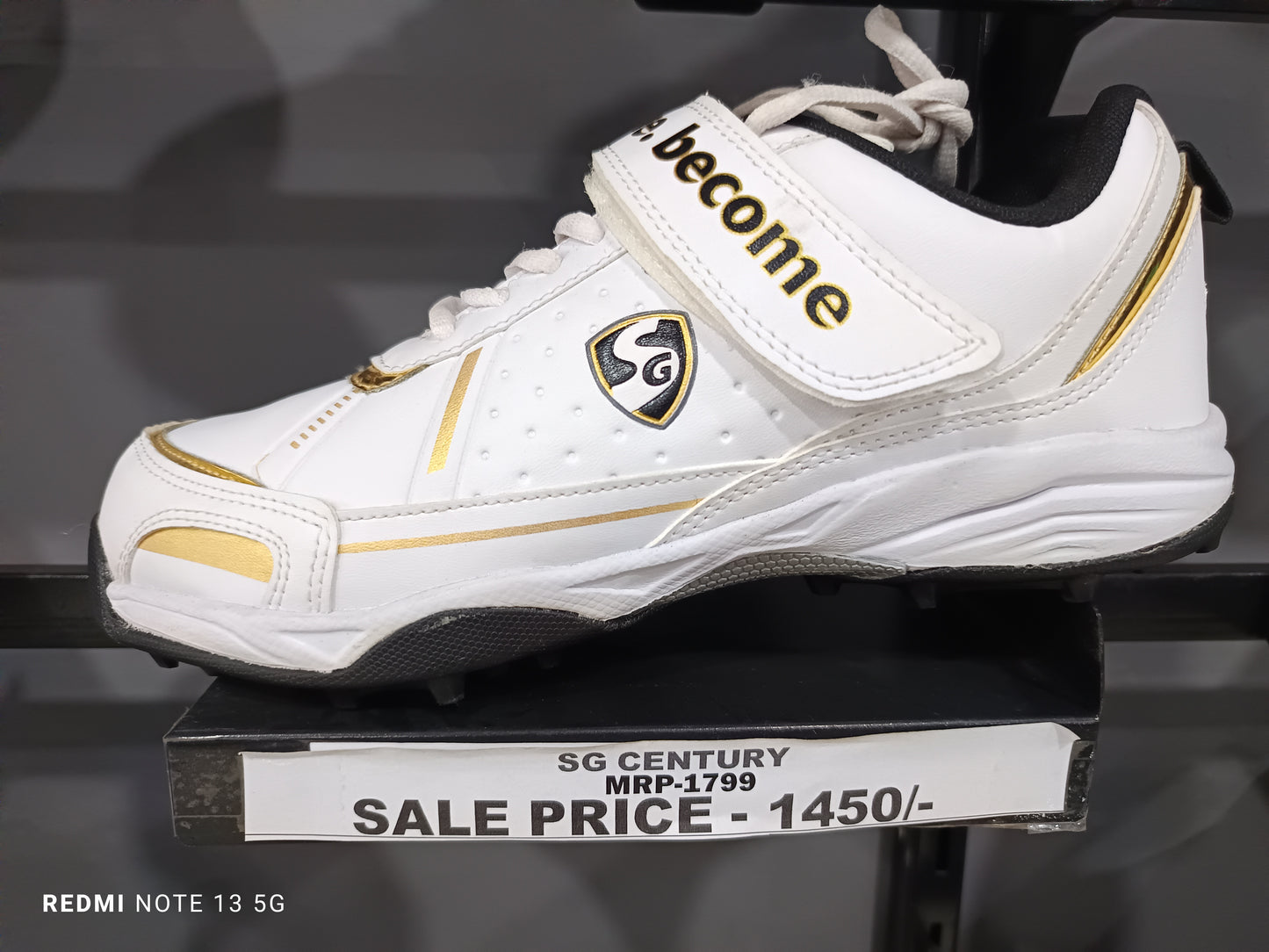 SG CENTURY CRICKET SHOE