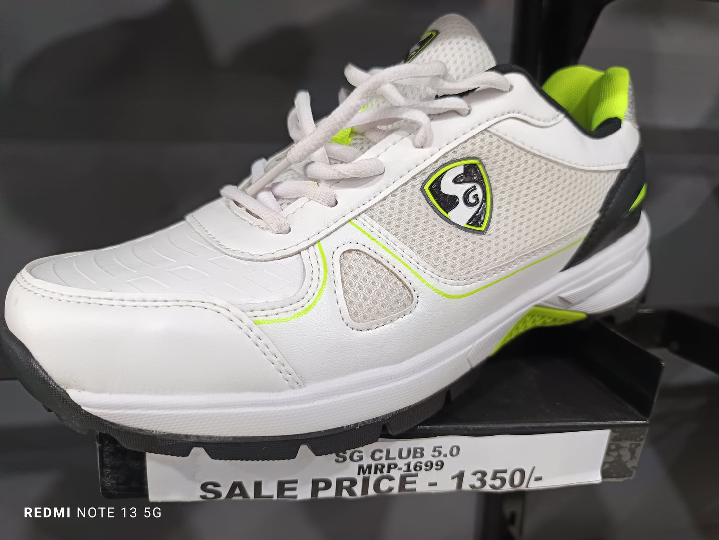 SG CLUB 5.0 CRICKET SHOE