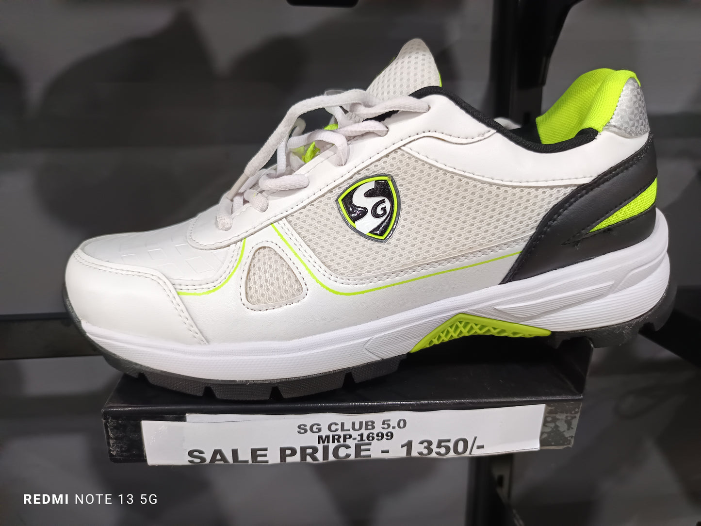 SG CLUB 5.0 CRICKET SHOE